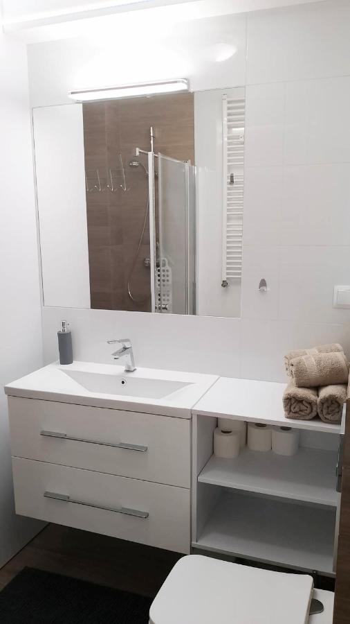 Apartament Zalesie Z Tarasem Lubiń Extérieur photo